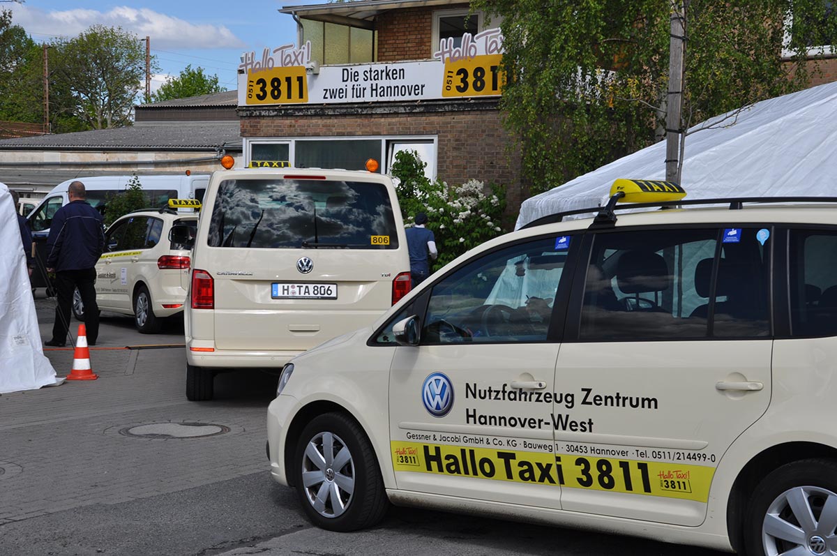 POL-H: Hannover: 2.000 Aufkleber in Taxis sollen vor Trickbetrug schützen